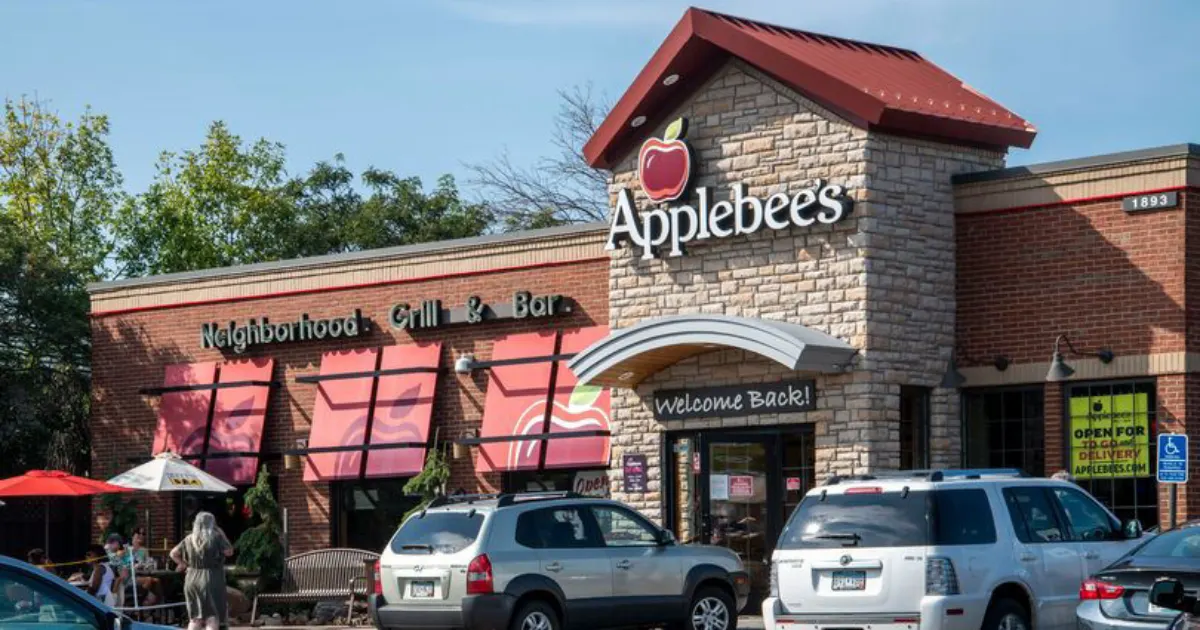 Two Major Restaurant Chains Are Merging Into One Restaurant With Blended Menu