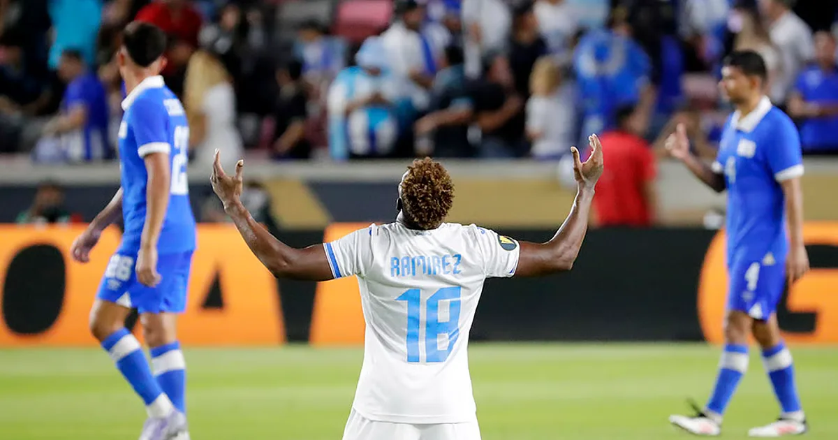 honduras national football team vs el salvador national football team matches